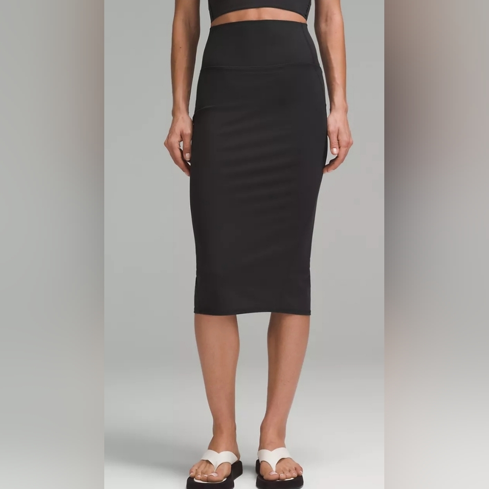 LULULEMON New With Tags High-Rise Skirt